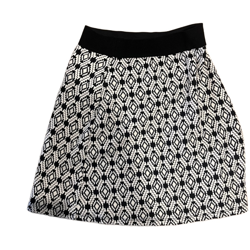 Gilli Kelsey A-line Textured Skirt, black & white geometric pattern skirt